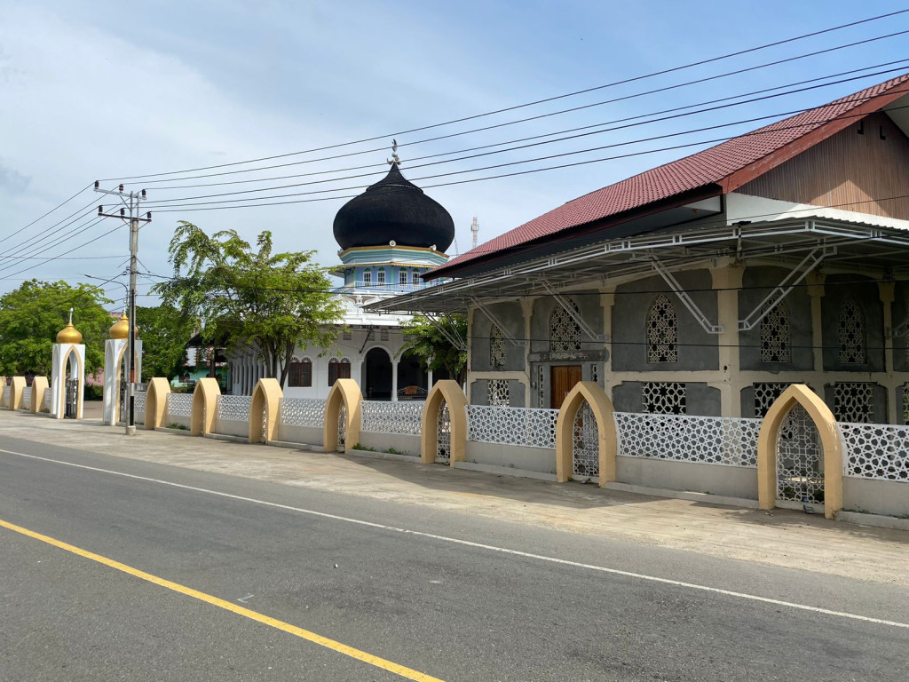 Masjid dan Meunasah Desa Meunasah Bie